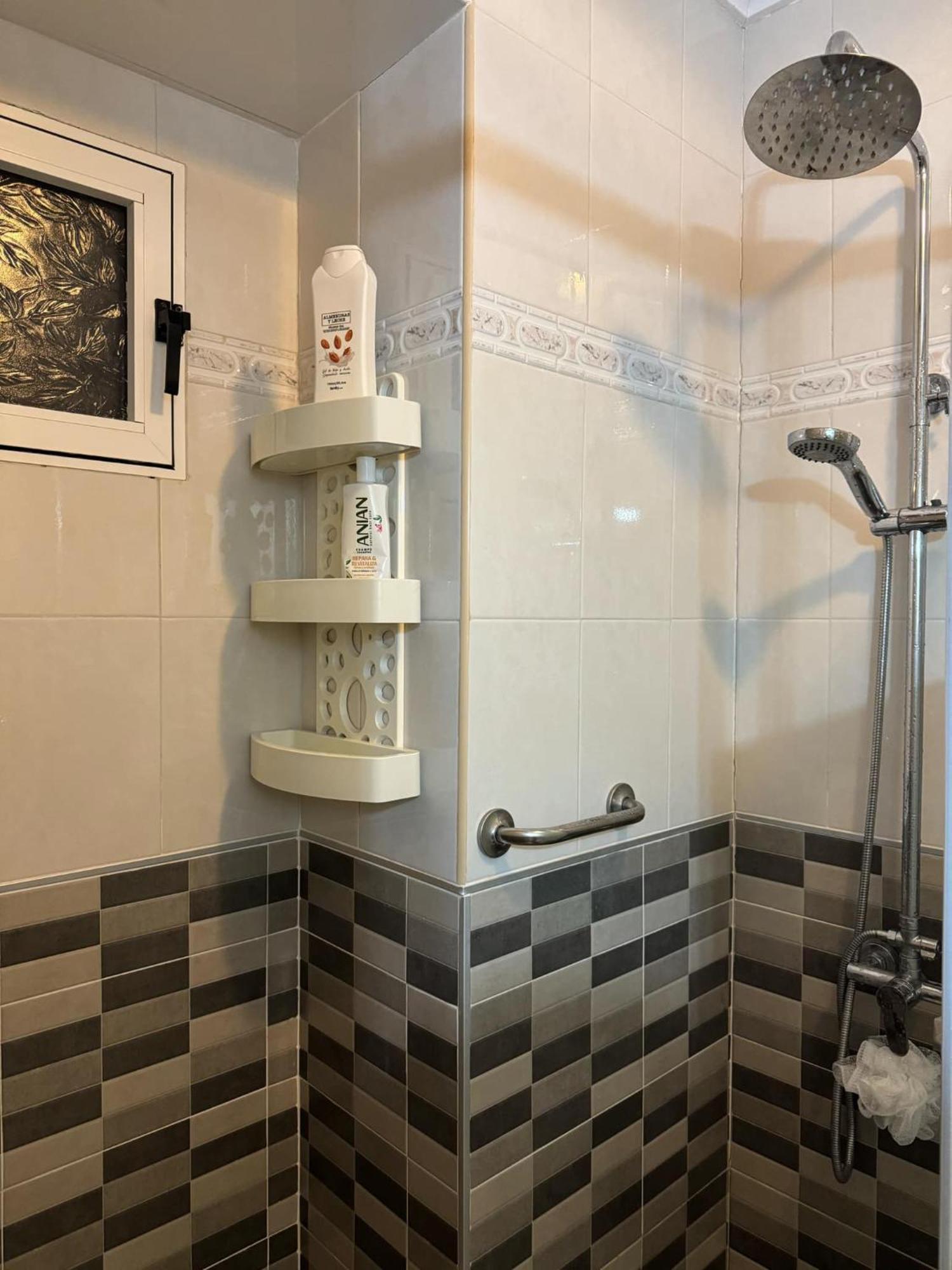 Between Sea And Party, Ranchos, Levante First Line, Terraced Apartment, Self Check-in, Free Parking Benidorm
